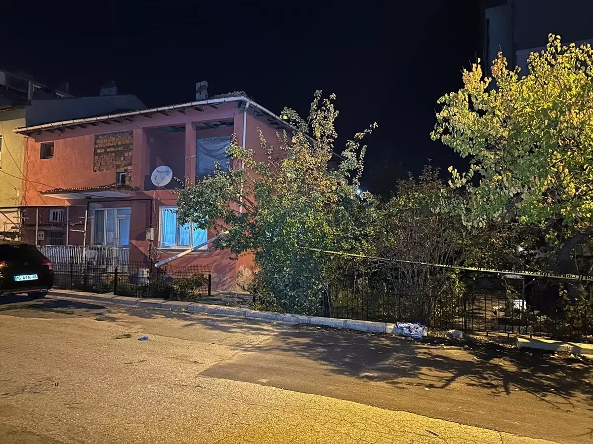 Uşak'ta Aile İçinde Bıçaklı Kavga: Şüpheli Gözaltına Alındı