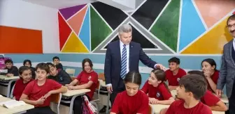 Artvin Valisi Ergün, Yoldere Cumhuriyet Ortaokulu'nu Ziyaret Etti