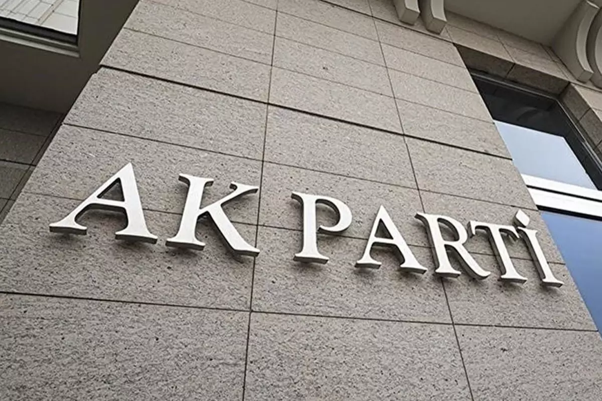 AK Parti İstanbul'da iki istifa! Veda mesajı bir hayli manidar