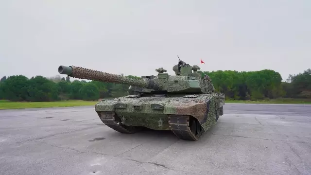The Altay tank is entering the field