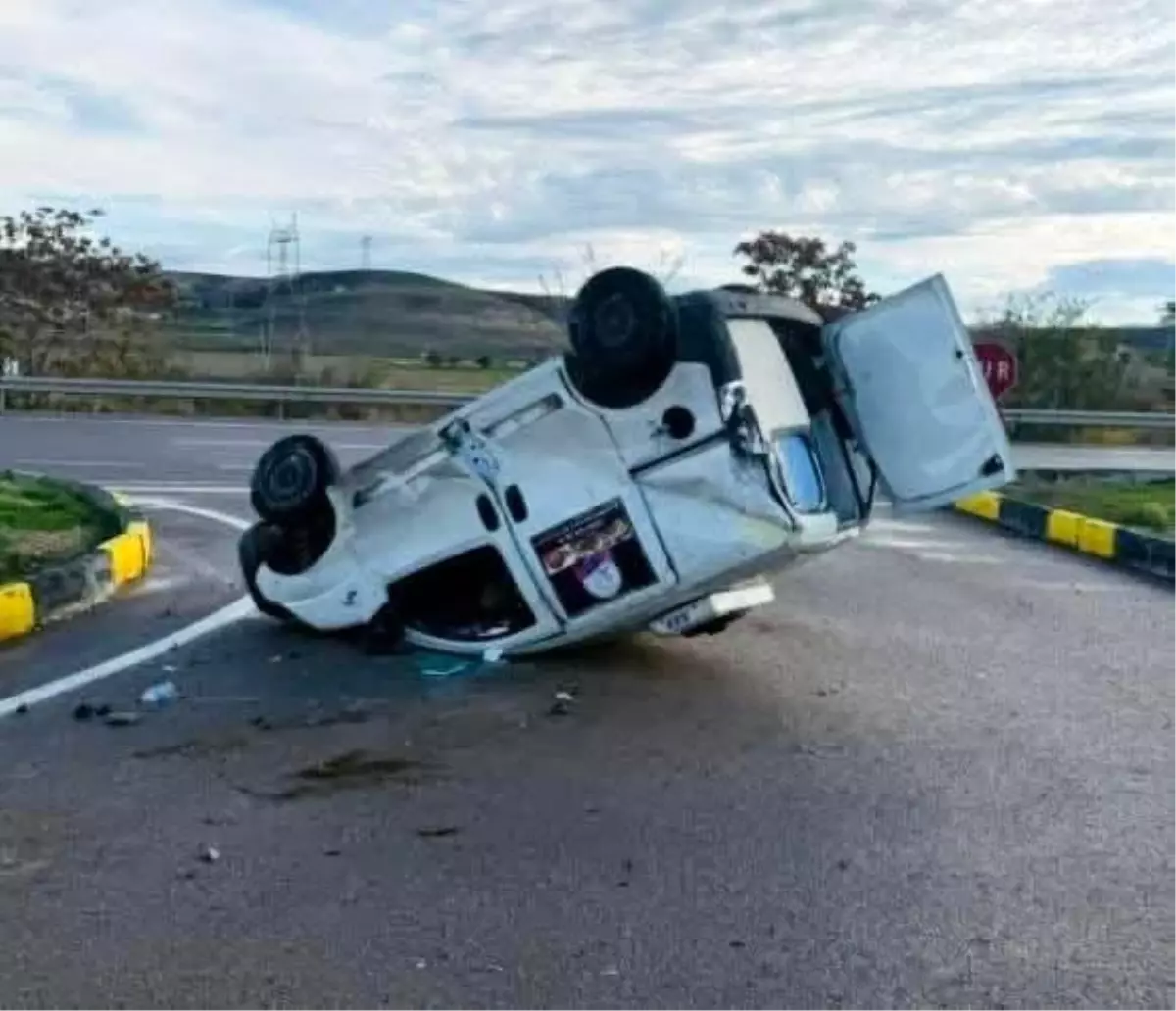 Ankara'nın Ayaş İlçesinde Takla Atan Araçta Sürücü Yaralandı