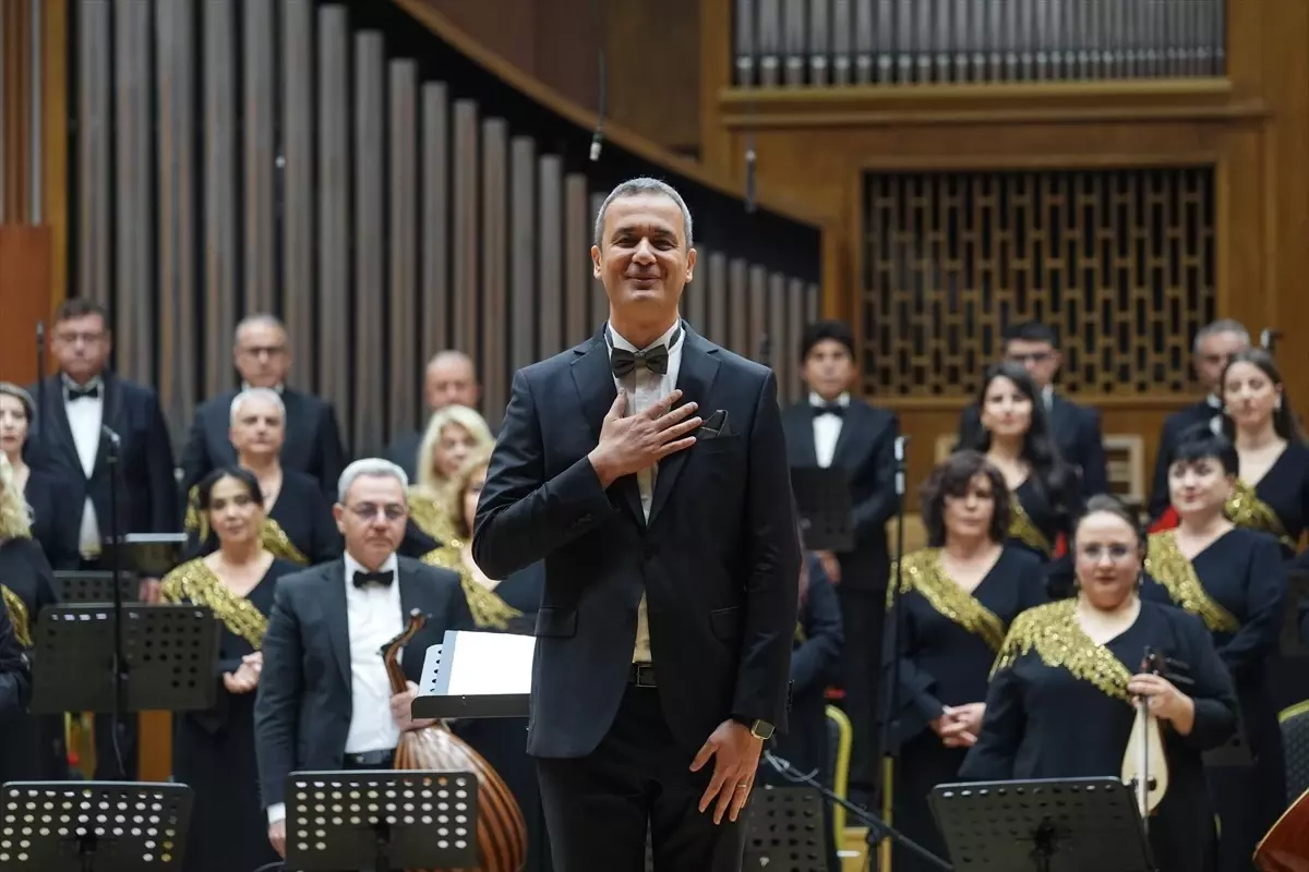 Cumhuriyetin 102. Yılı Kutlandı: 'Cumhuriyet Coşkusu' Konseri