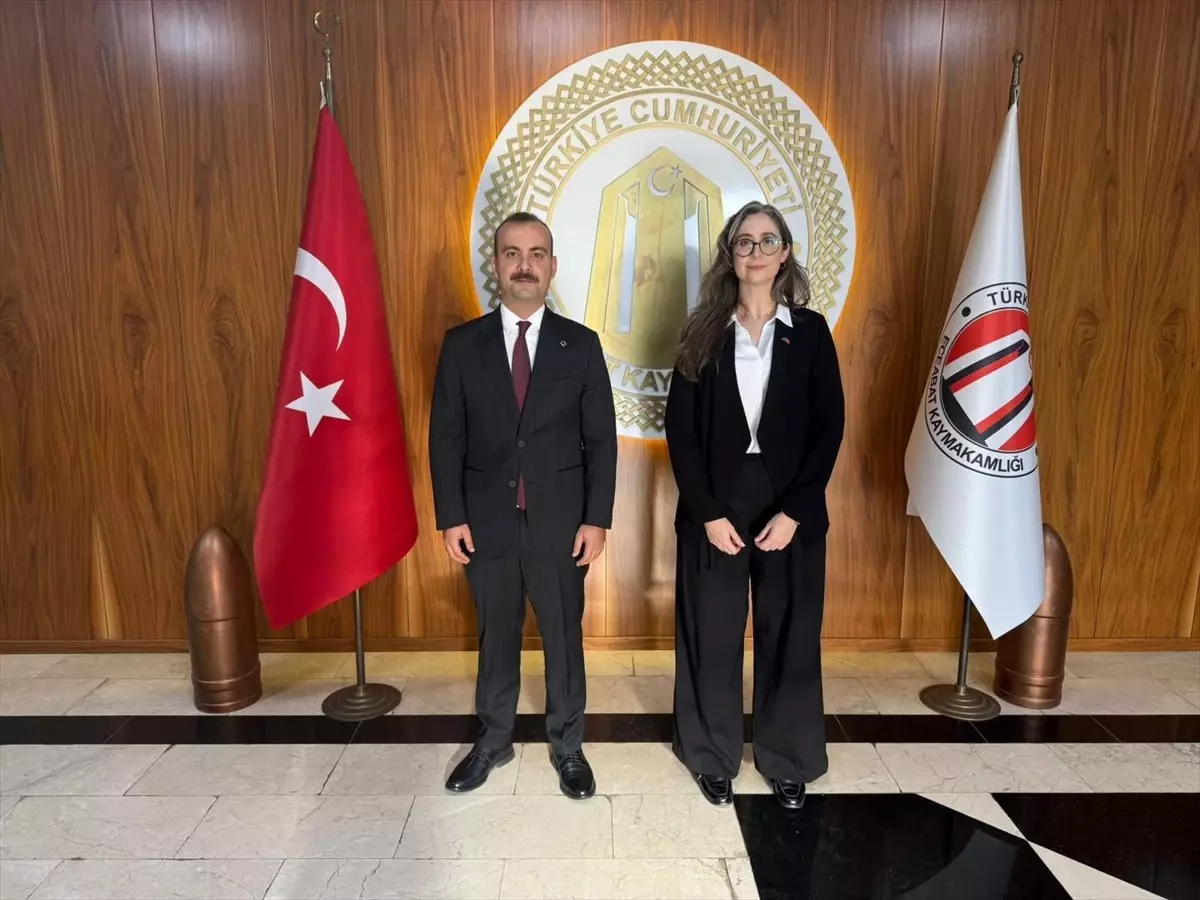 Avustralya'nın Çanakkale Konsolosu Laura Wauchope, Kaymakam Yenigün'ü Ziyaret Etti