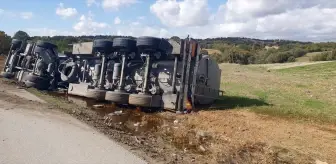 Uşak'ta Devrilen Tırın Sürücüsü Yaralandı