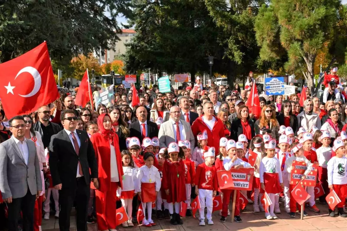 Çorum'da Anaokulu Öğrencileri Cumhuriyet Bayramı'nı Kutladı