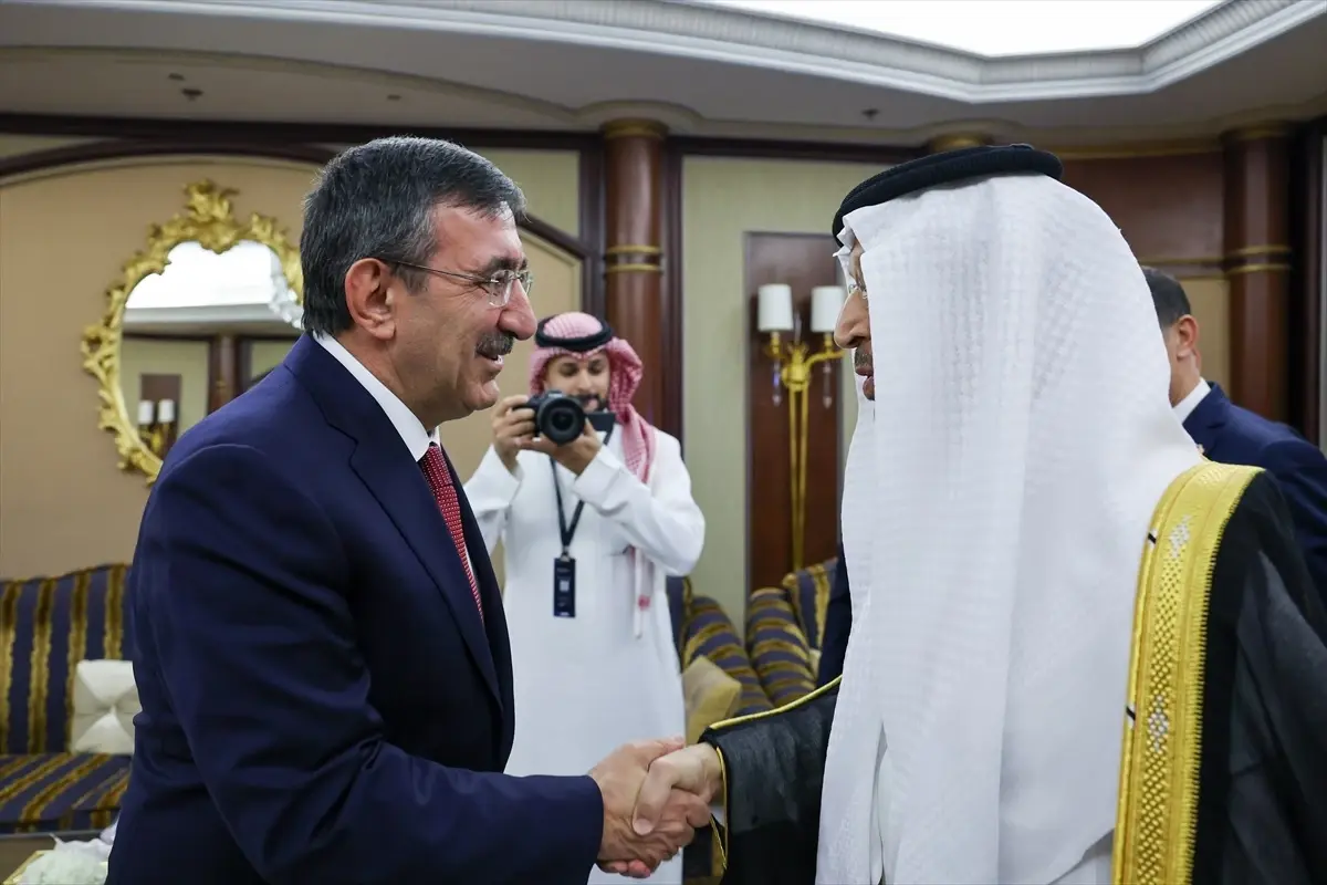 Cevdet Yılmaz, Suudi Arabistan Yatırım Bakanı ile Görüşme Yaptı