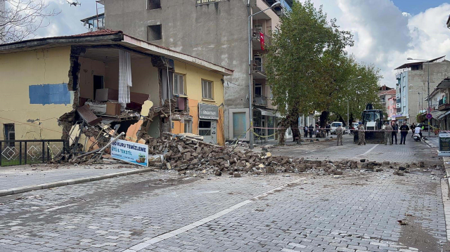 deprem gecti ama tehlike bitmedi korku dolu 19195652 2388 m