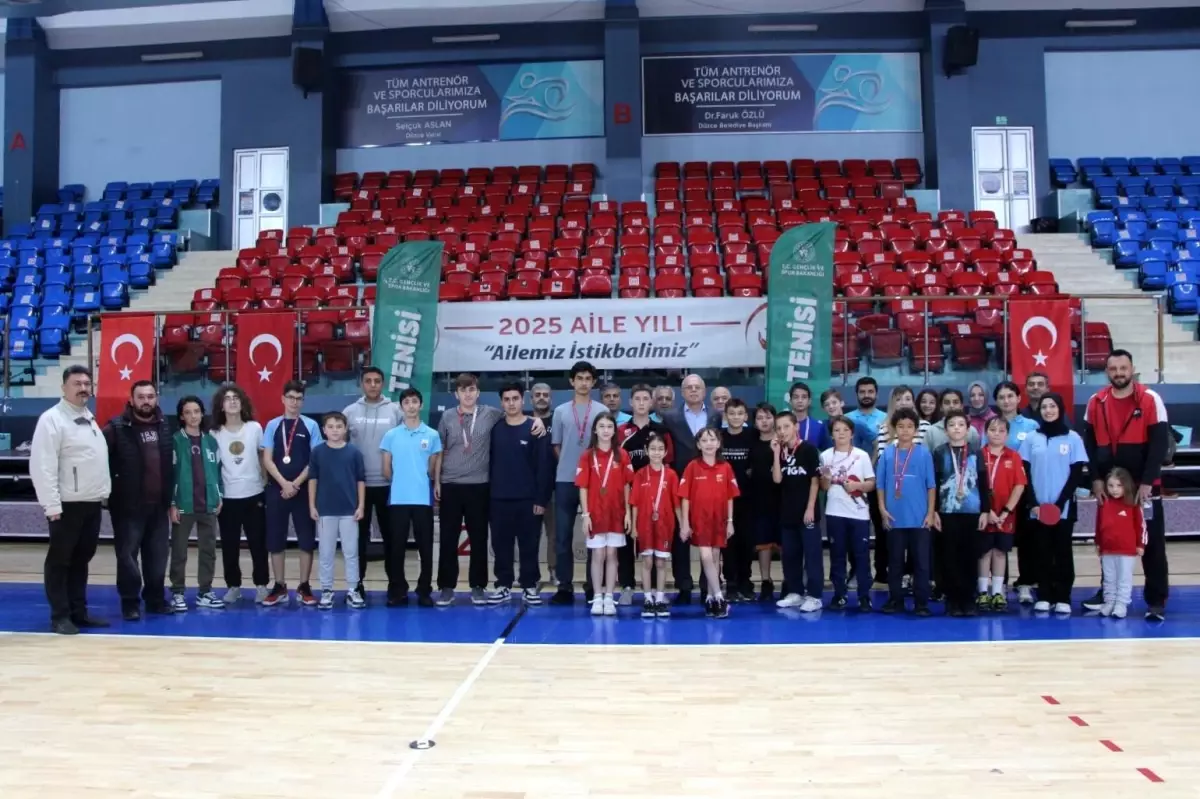 Düzce'de Masa Tenisi Turnuvası Şampiyonları Belli Oldu