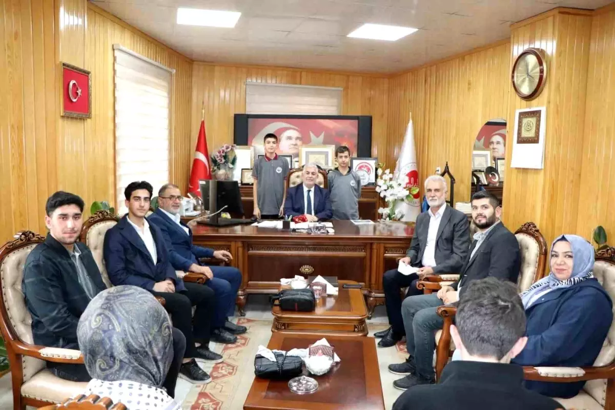 Elazığ'da Lise Öğrencilerinden Filistin'e Destek Kampanyası