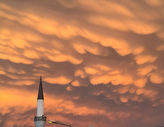 Mammatus Clouds Rarely Seen in Fethiye Emerged