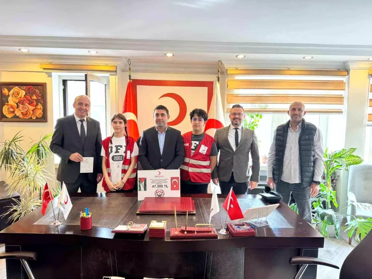 Düzce Fen Lisesi Öğrencilerinden Filistin İçin Anlamlı Destek