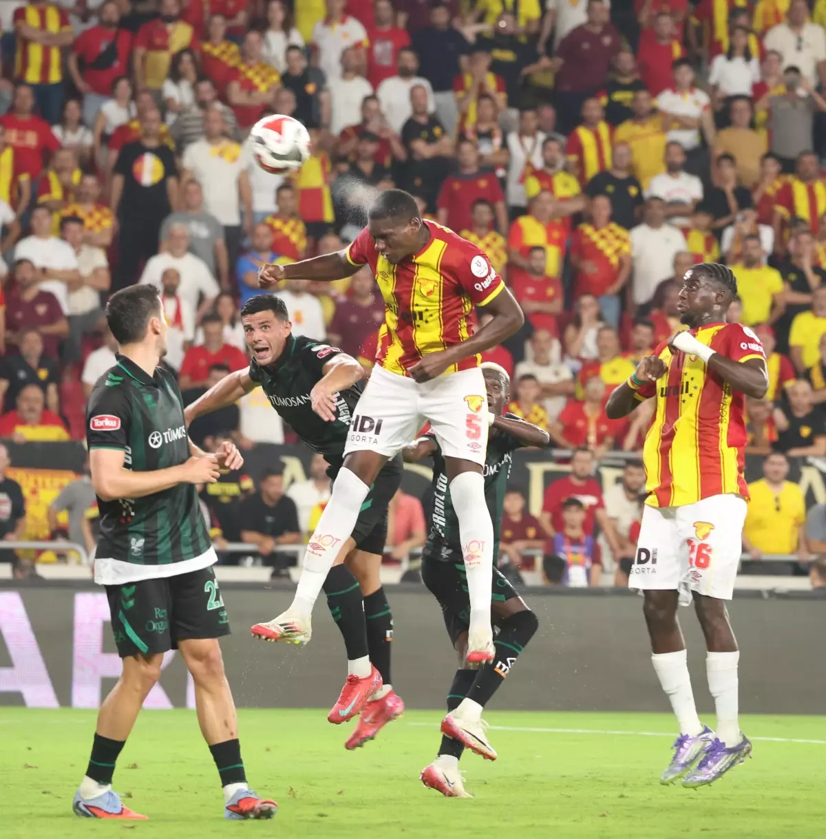 Göztepe'de Savunmada Alarm: Godoi ve Bokele Yok, Furkan Bayır Sakat