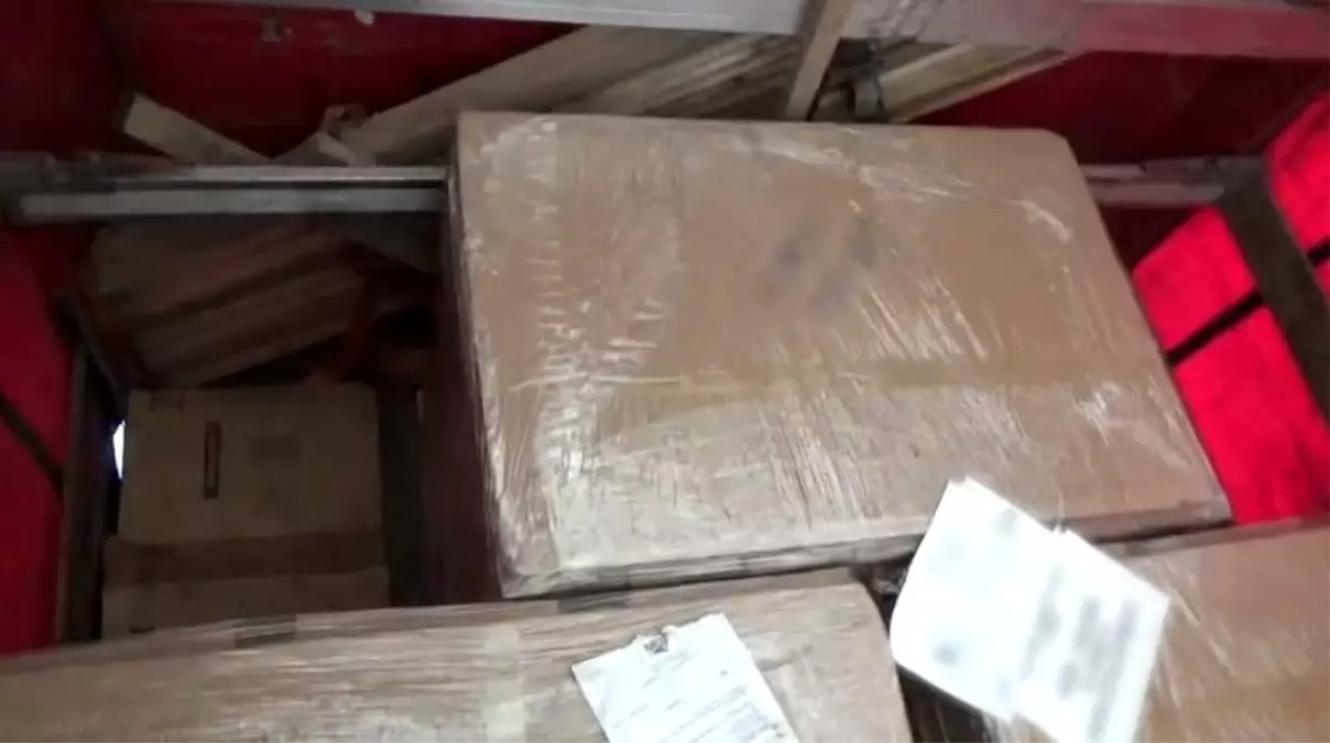 Sivas'ta İlaç Yüklü Tırda 8 Kaçak Göçmen Yakalandı