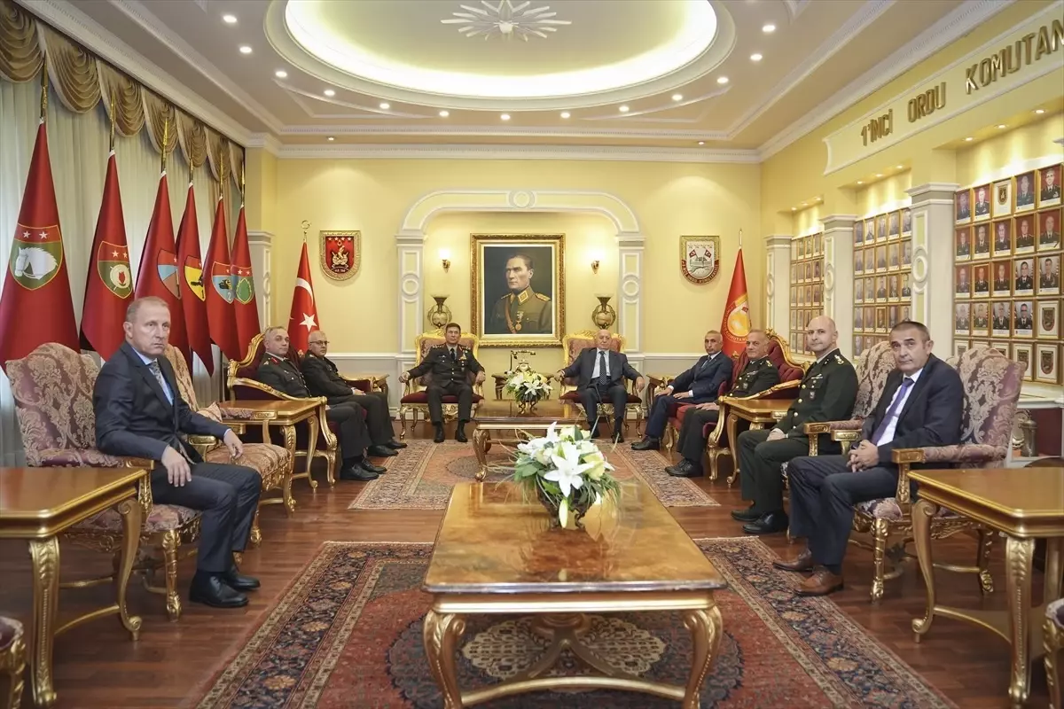 İş İnsanı İsmet Acar'dan TSK'ya 12 Daire Bağışı