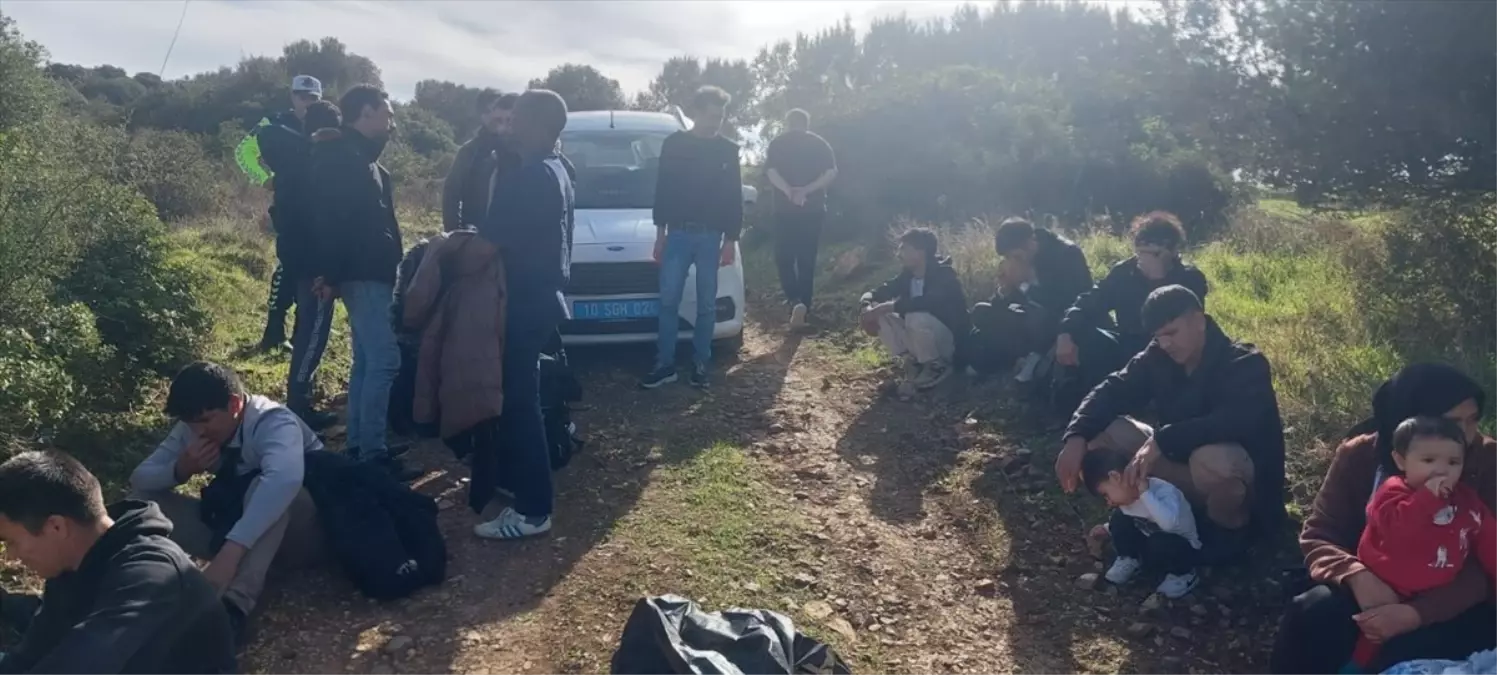 İzmir'de 37 Düzensiz Göçmen Yakalandı, 28'İ Kurtarıldı