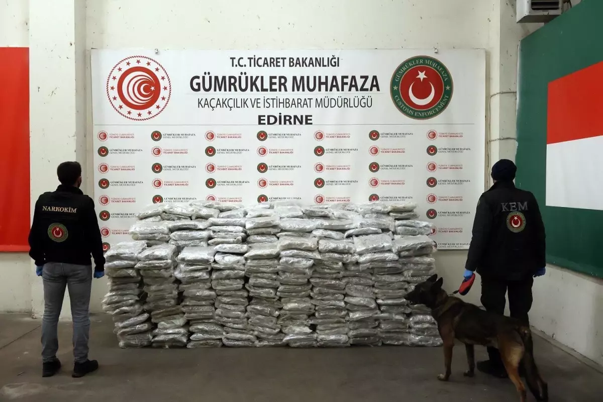 Edirne'de Sınır Kapılarında Uyuşturucu Operasyonu: 524 Kilo Ele Geçirildi