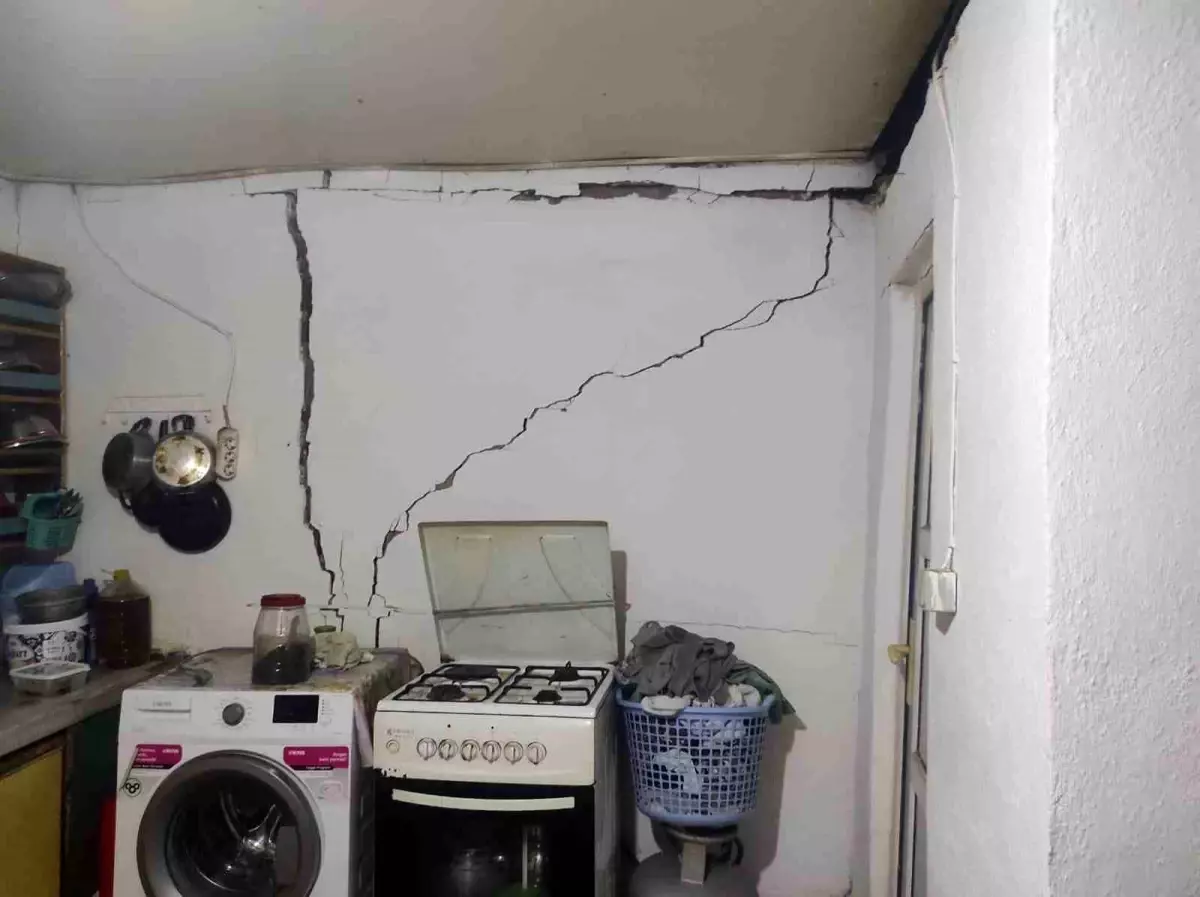 Balıkesir'de 6.1 Büyüklüğünde Deprem: Manisa'da 83 Yapı Etkilendi