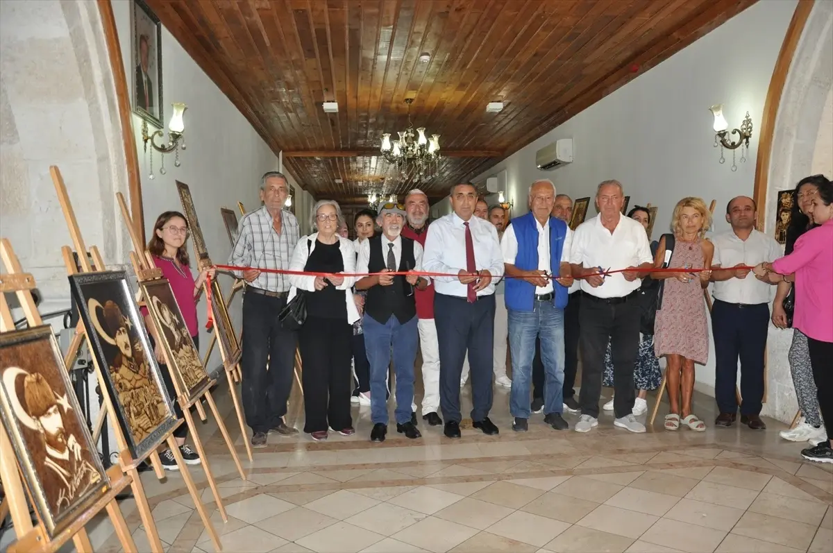 Mersin'de 'Cumhuriyet ve Atatürk' Temalı Resim Sergisi Açıldı