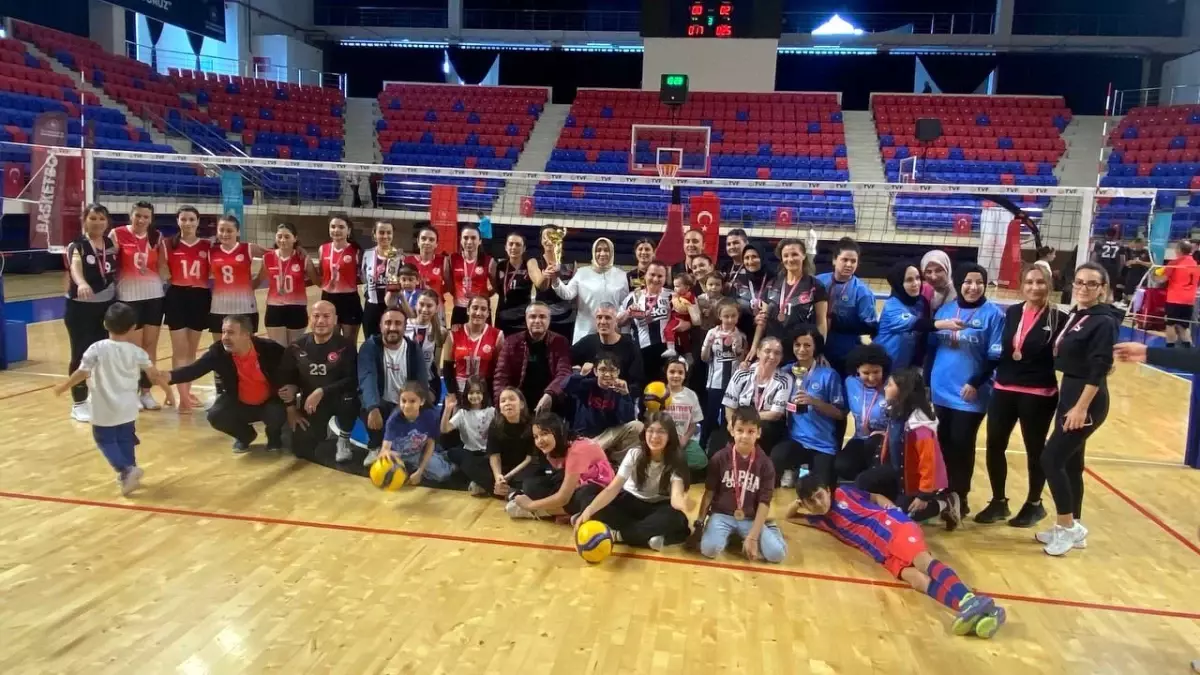 NÖHÜ Spor Takımları 3. Kamu Sporları Turnuvası'nda Başarı Kazandı