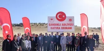Sandıklı'da 'Bir Fidan Bir Kitap' Etkinliği Düzenlendi