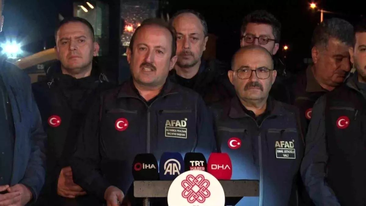 Balıkesir Sındırgı'da 6.1 Büyüklüğündeki Depremin Ardından 100 Konteyner Kuruldu