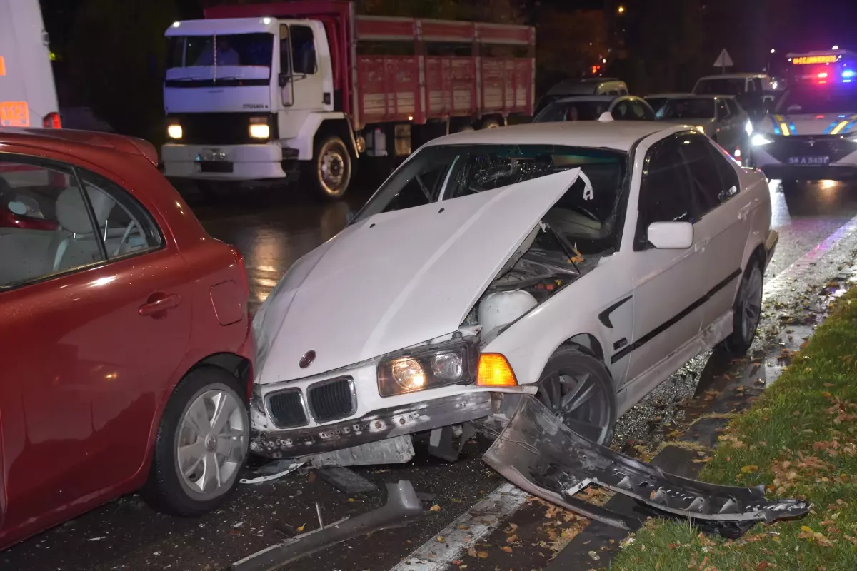 Sivas'ta Zincirleme Kaza: 1 Yaralı