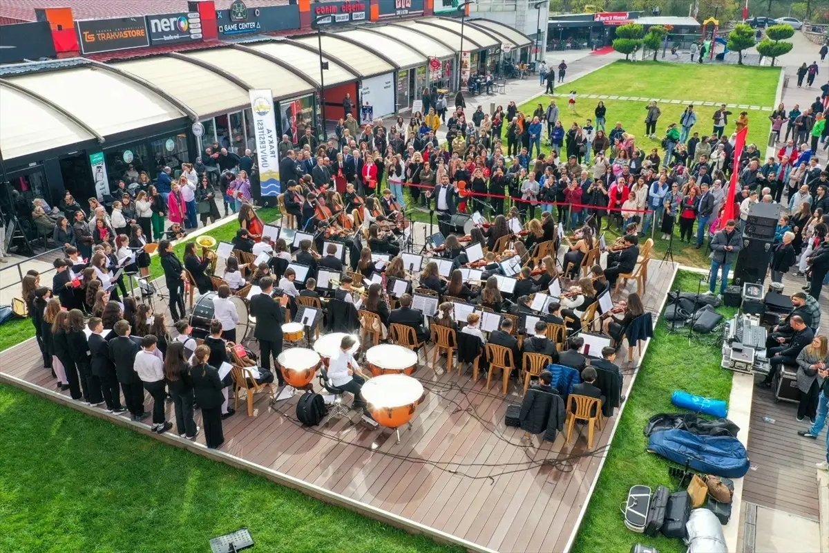 Trakya Üniversitesi'nde Cumhuriyet Bayramı Konseri Düzenlendi