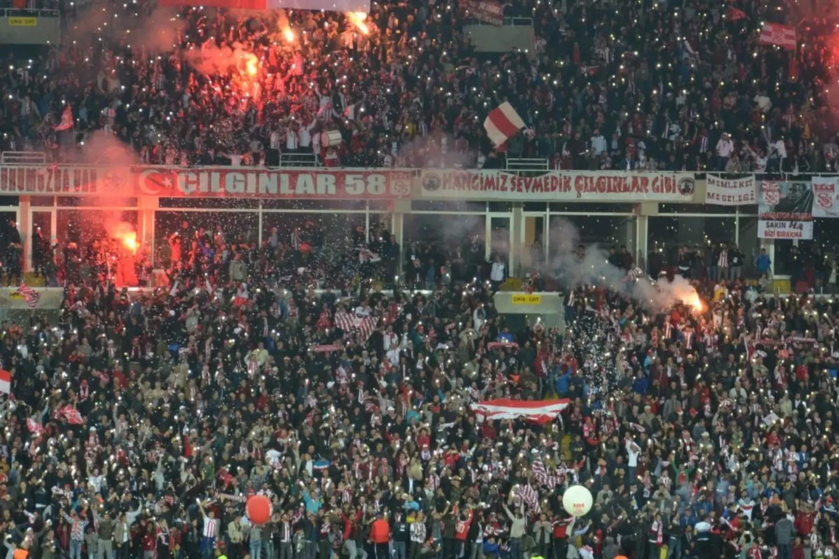 Türk futbolunun köklü kulübüne şok ceza