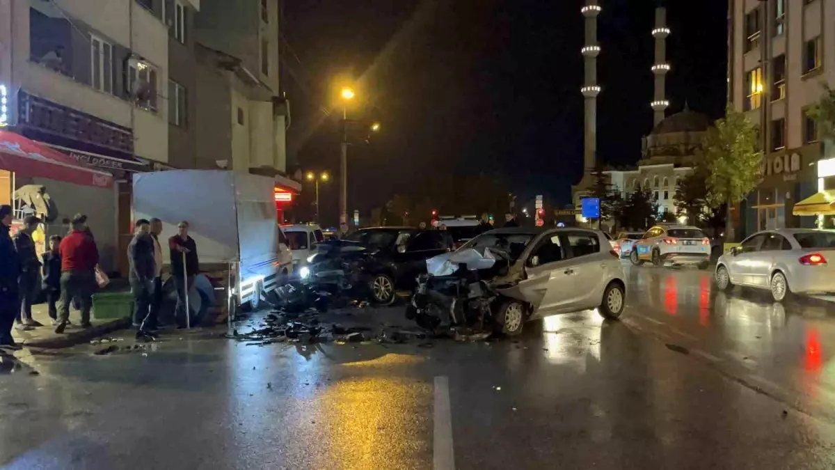 Eskişehir'de Trafik Kazası: Sürücü Kaza Sonrası Kaçtı