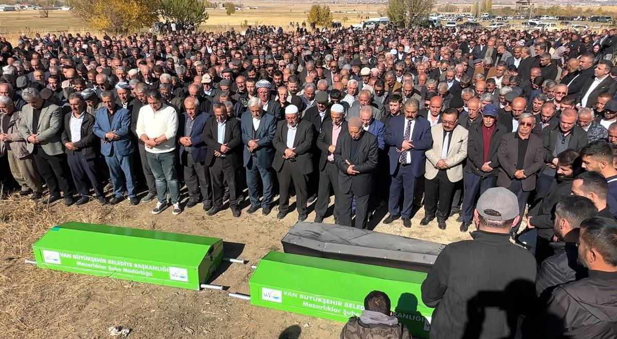 Hakkari'de Trafik Kazasında 3 Kişi Hayatını Kaybetti