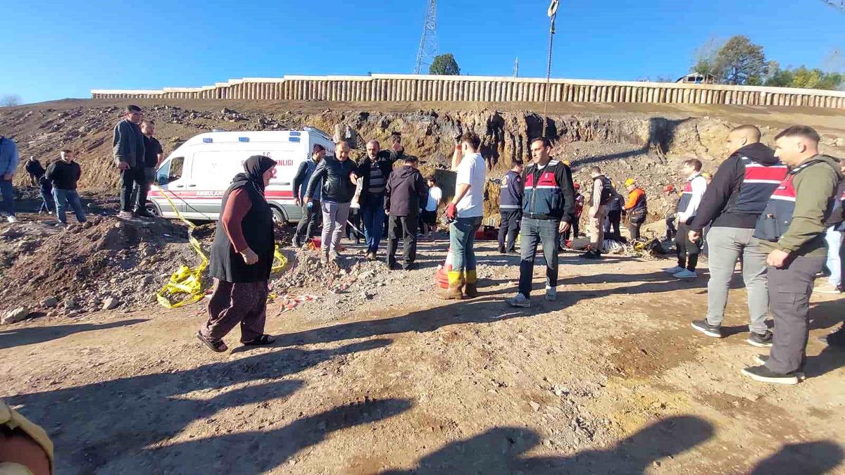 Sakarya'da Kuyuya Düşen İşyeri Çalışanının Cansız Bedenine Ulaşıldı