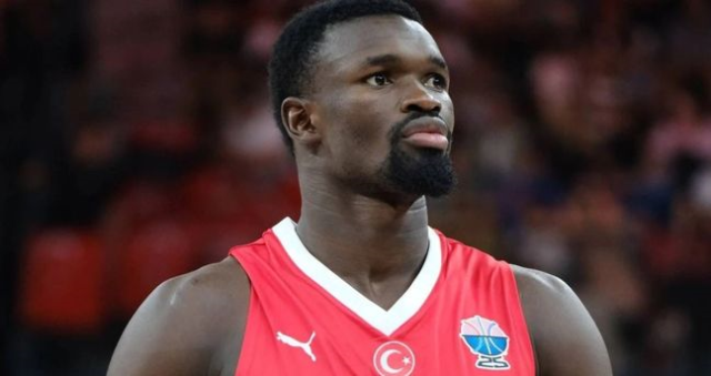 Adem Bona kimdir, kaç yaşında, aslen nereli? Adem Bona Türk mü?