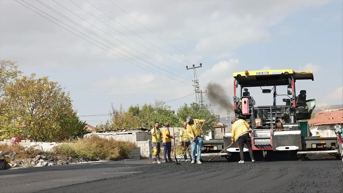 Başkan Çolakbayrakdar, Oruçreis Mahallesi'nde Yol Yenileme Çalışmalarını İnceledi