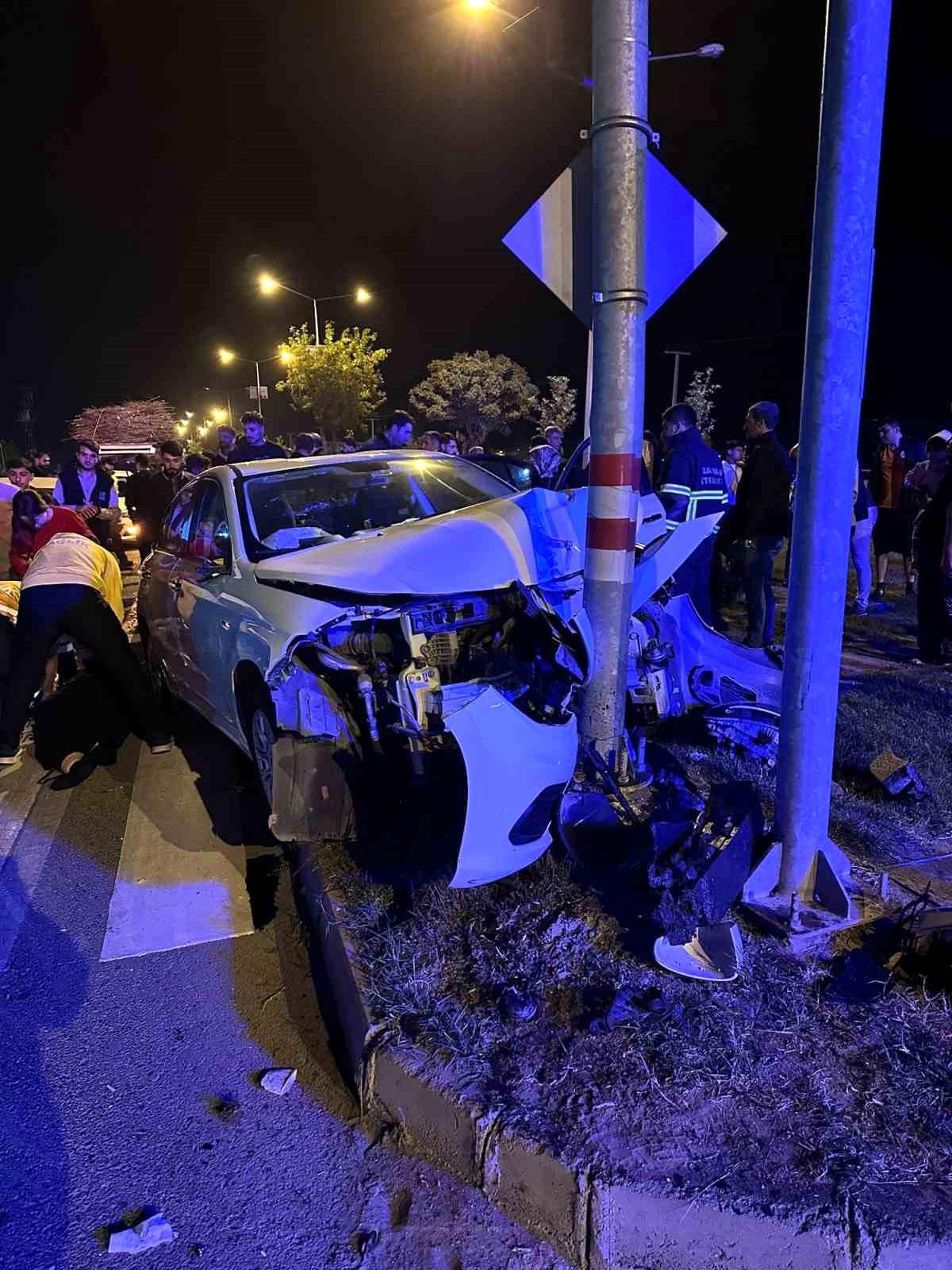 Batman'da Trafik Kazası: 3 Yaralı