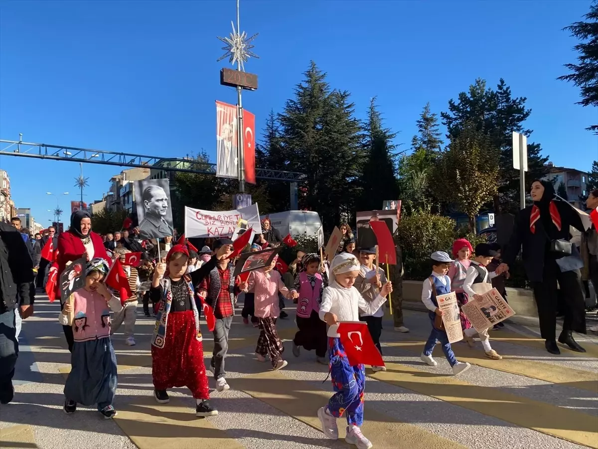 Bozüyük'te 29 Ekim Cumhuriyet Bayramı Yürüyüşü Düzenlendi