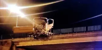 Bilecik'te Viyadükte Asılı Kalan Çekici Sürücüsü Yaralandı