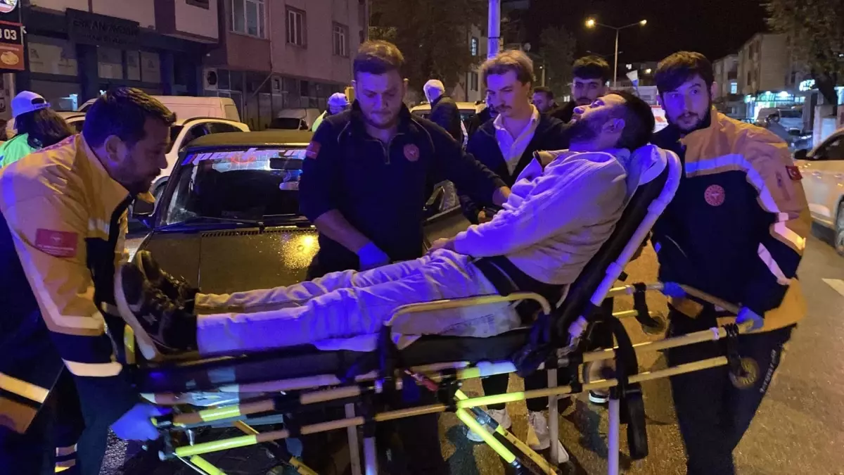 İnegöl'de Seyir Halindeyken Rahatsızlanan Sürücü Kaza Yaptı