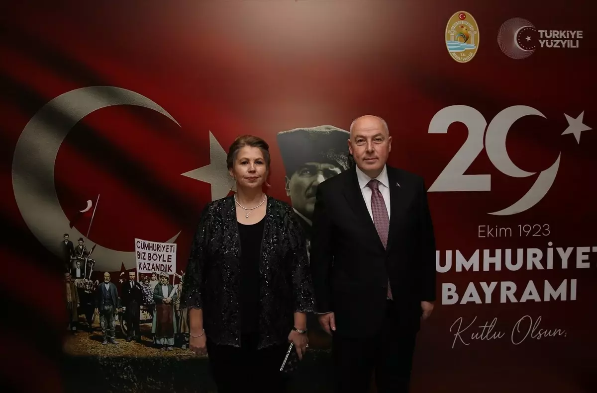 Cumhuriyet Bayramı Resepsiyonu Denizli'de Kutlandı