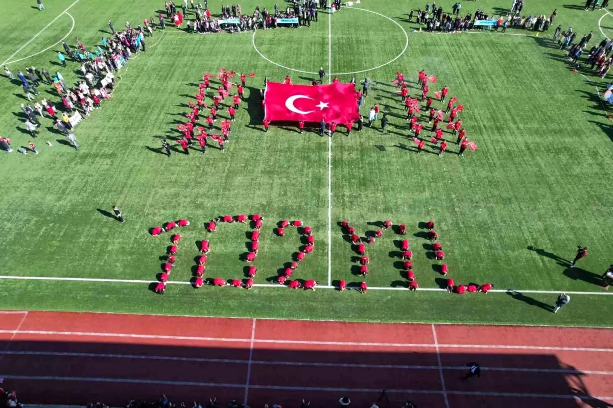 Balıkesir'de Deprem Sonrası Coşkulu Cumhuriyet Bayramı Kutlaması