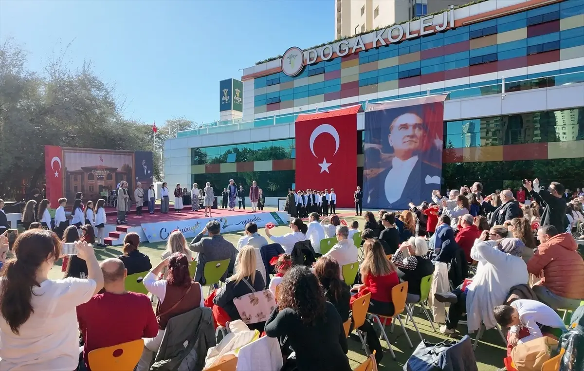 Doğa Koleji Cumhuriyet Bayramı'nı Coşkuyla Kutladı