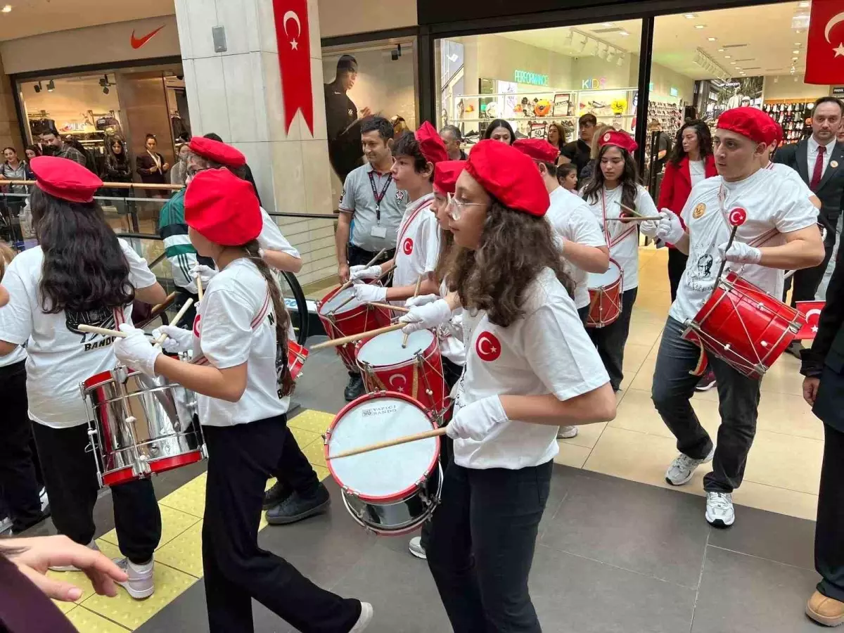 Cumhuriyet Bayramı coşkusu Forum Trabzon'da yaşandı
