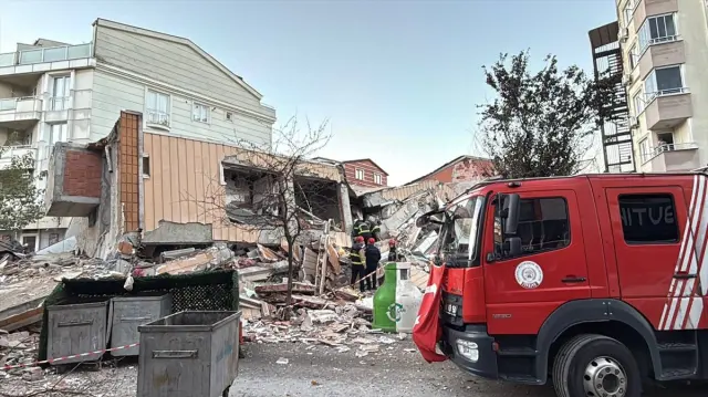 A six-story building collapsed in Gebze! There are 7 people under the rubble