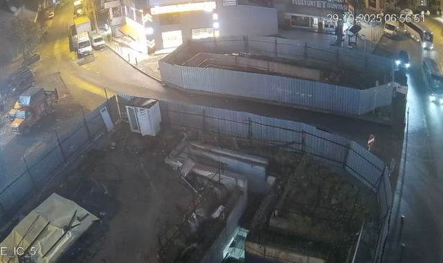 Moment of the 7-story building's collapse in Gebze captured by security camera