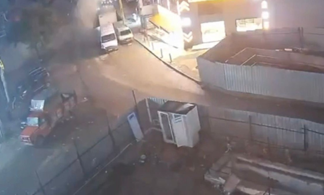 Moment of the 7-story building's collapse in Gebze captured by security camera