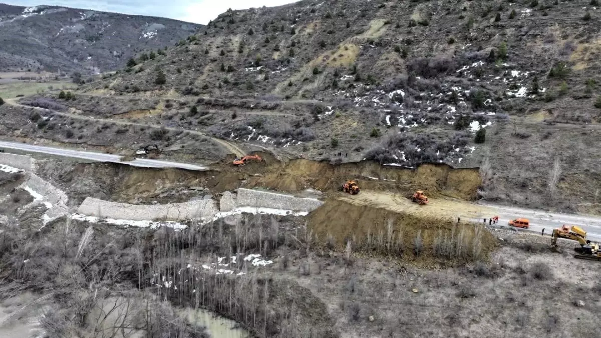 Gümüşhane-Erzincan Karayolundaki Heyelan Onarımları Sona Yaklaşıyor
