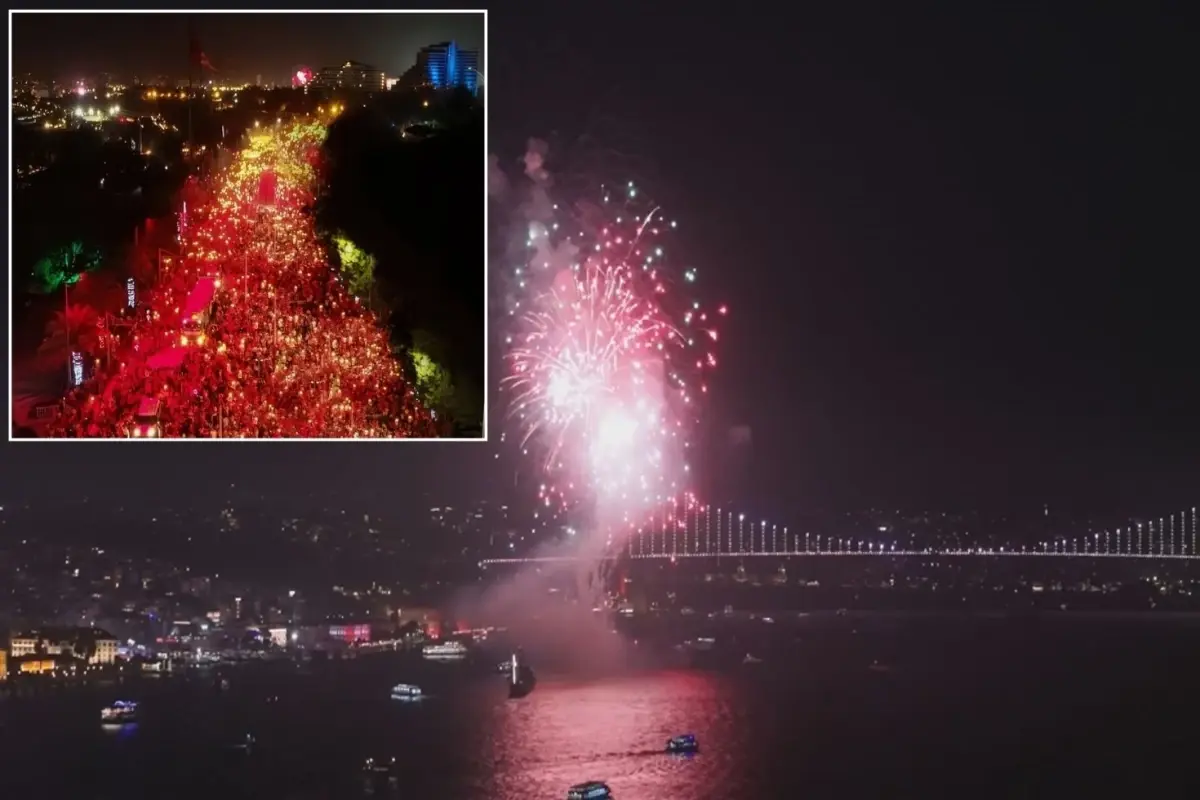 İstanbul'da cumhuriyet coşkusu! Görsel şölen mest etti
