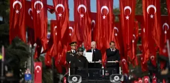 İstanbul'da Cumhuriyet'in 102. yıl dönümü dolayısıyla tören düzenlendi