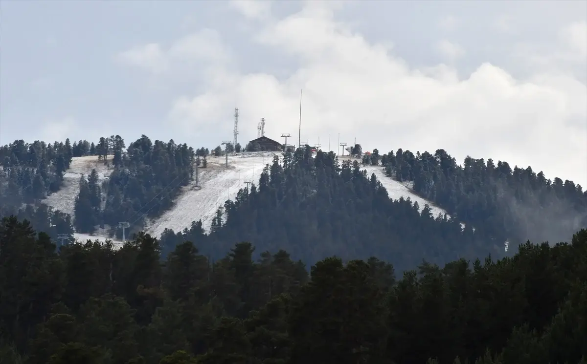 Sarıkamış'ta Kar Yağışı ve Sis Etkili Oldu