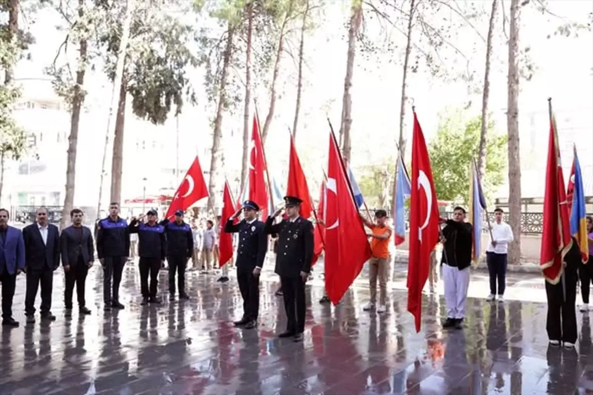 Nizip ve Araban ilçelerinde Cumhuriyet'in 102. yılı kutlandı
