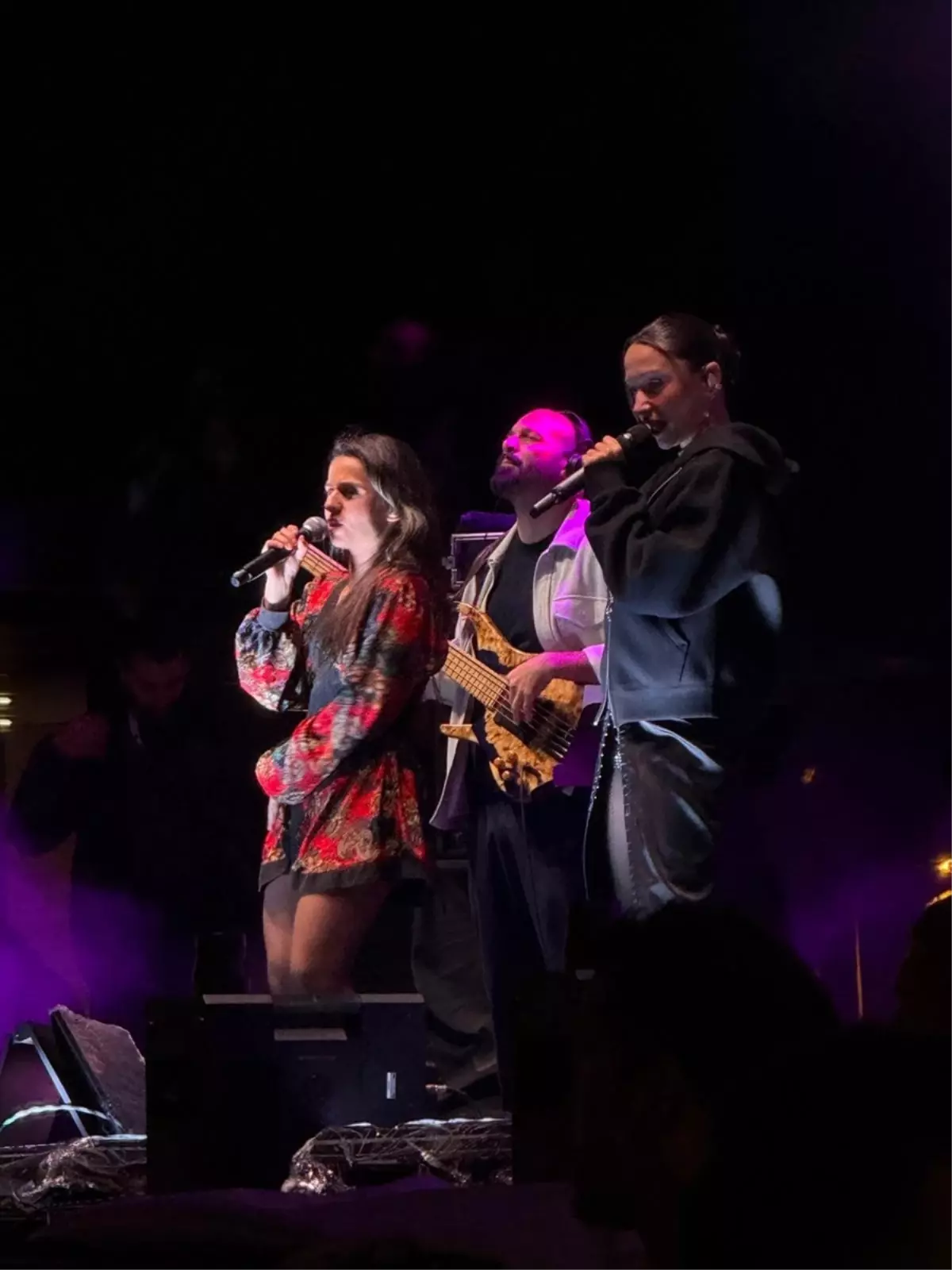 Zeynep Bastık, 29 Ekim Cumhuriyet Bayramı'nda Osmangazi Meydanı'nda Konser Verdi